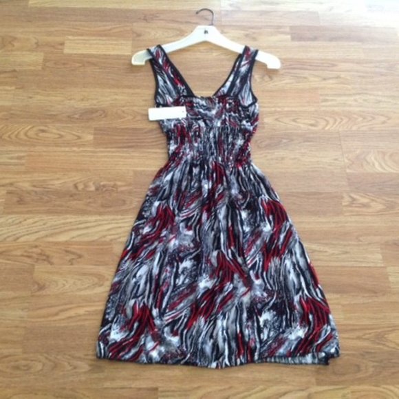 NWT RED AND BLACK DECO PRINT DRESS SUNDRESS M - Picture 2 of 5